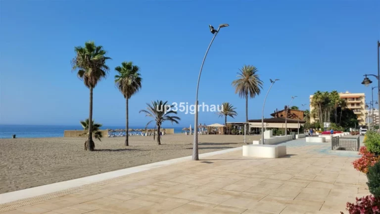 R3534652 | Middle Floor Studio in Estepona – 1 beds, 1 baths