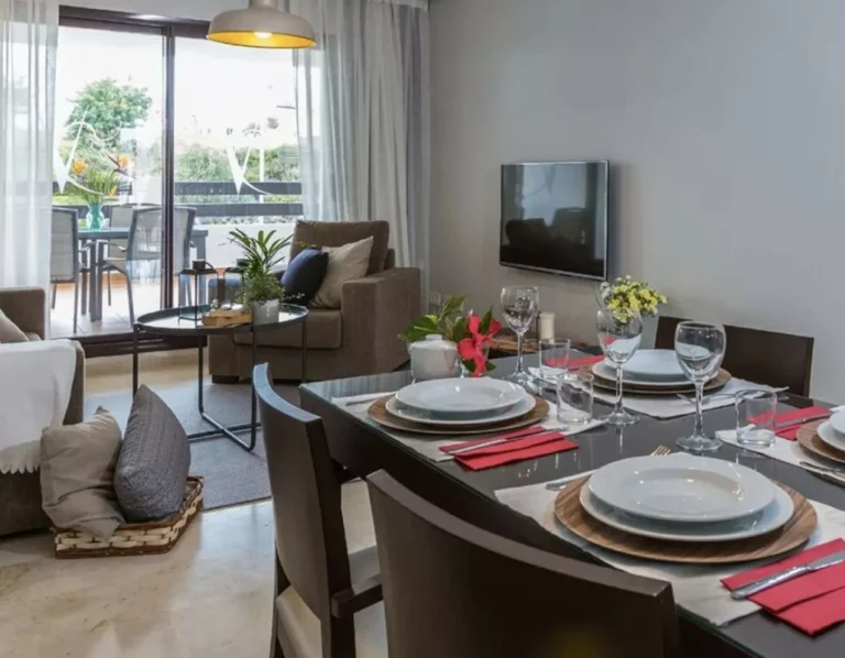 R5015158 | Top Floor Apartment in Estepona – 2 beds, 2 baths