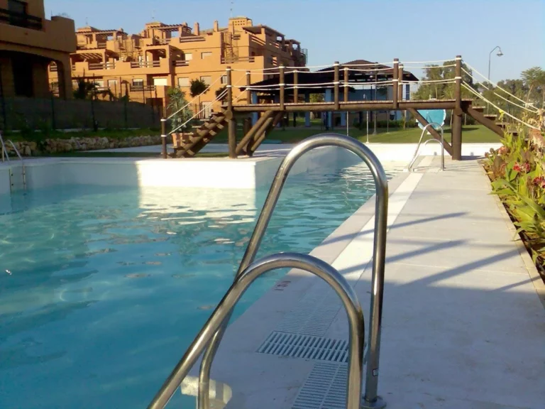 R4909804 | Middle Floor Apartment in Estepona – 1 beds, 1 baths