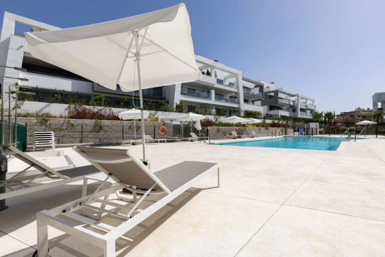 R4890964 | Ground Floor Apartment in Estepona – 2 beds, 2 baths