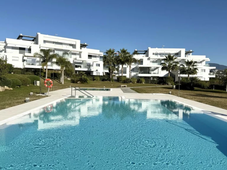 R4934581 | Ground Floor Apartment in Atalaya – 3 beds, 3 baths