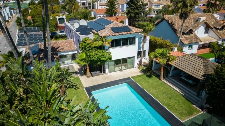 R4287880 | Detached Villa in Costalita – 5 beds, 5 baths