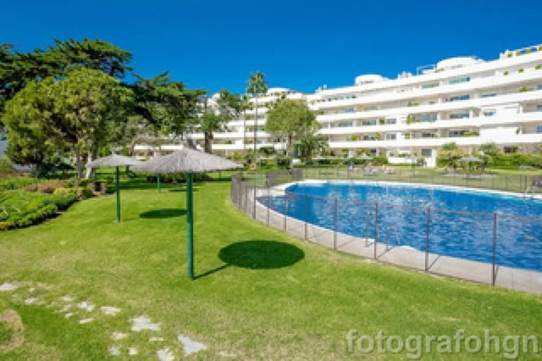 R2602205 | Ground Floor Apartment in Estepona – 4 beds, 3 baths
