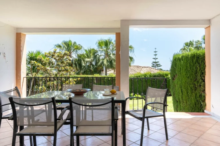 R5050105 | Townhouse in Estepona – 4 beds, 3.5 baths