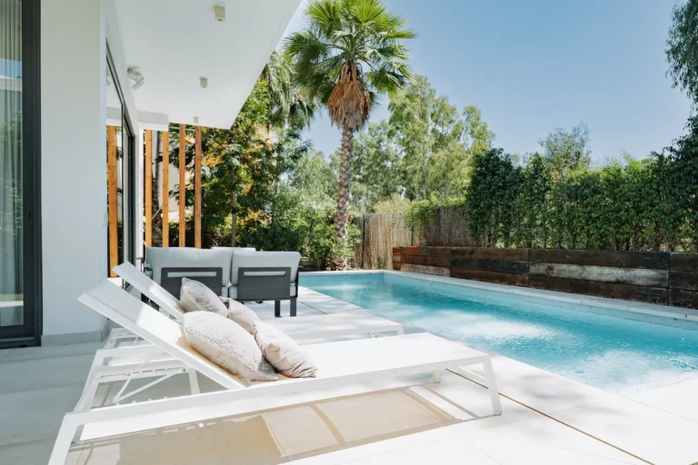 R4336300 | Detached Villa in Estepona – 4 beds, 4 baths