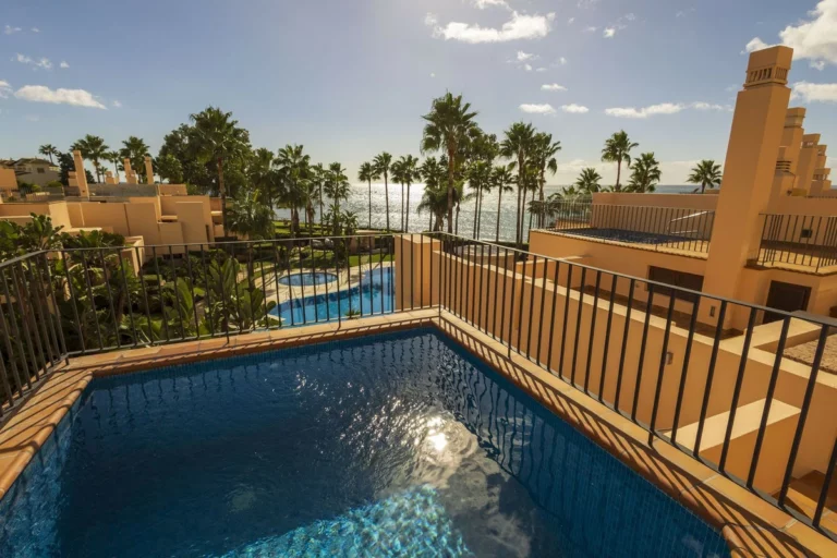 R4872160 | Penthouse in Estepona – 1 beds, 2 baths