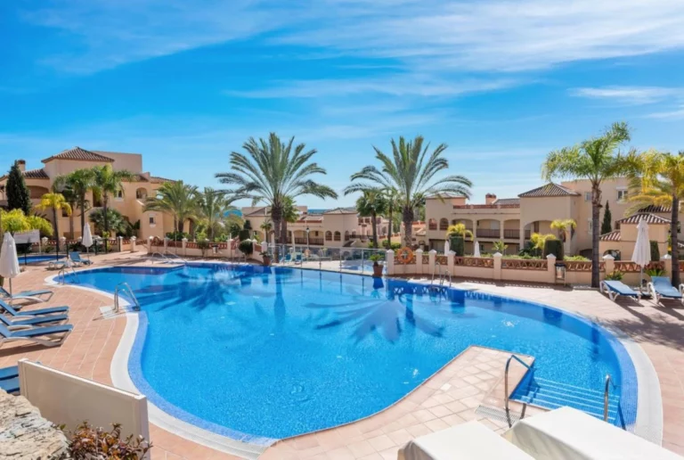 R5034658 | Middle Floor Apartment in Atalaya – 2 beds, 3 baths