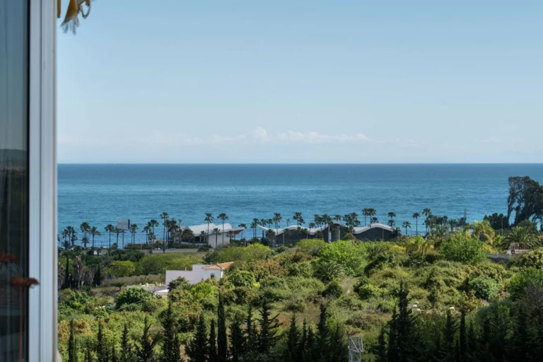 R5050186 | Middle Floor Apartment in Estepona – 1 beds, 2 baths