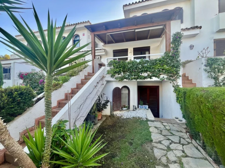 R4875628 | Townhouse in Costalita – 2 beds, 2 baths