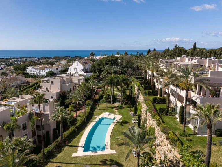 R5018374 | Middle Floor Apartment in El Paraiso – 2 beds, 2 baths