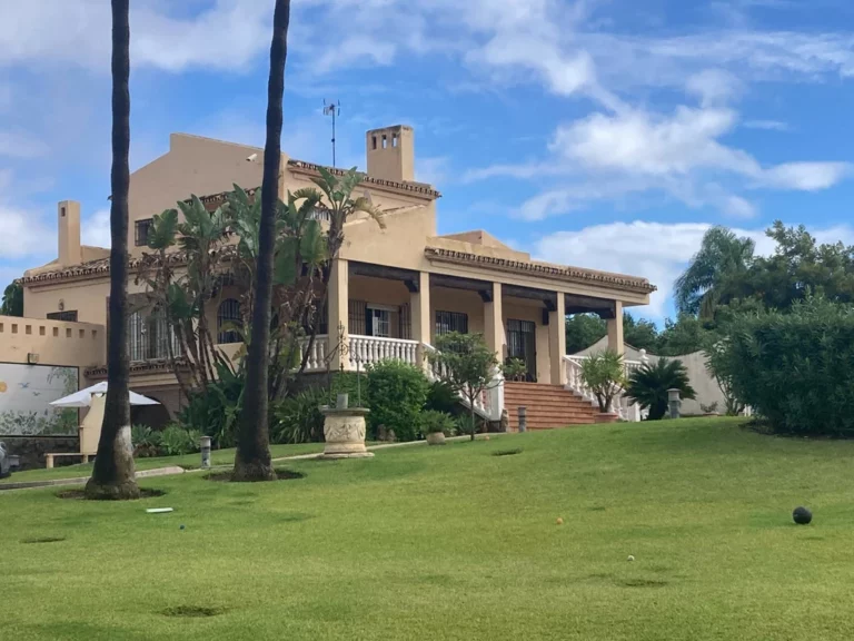 R4893445 | Detached Villa in Selwo – 4 beds, 3 baths