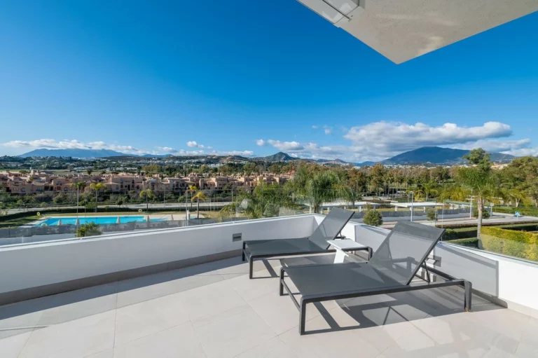 R4969435 | Middle Floor Apartment in Atalaya – 3 beds, 2 baths