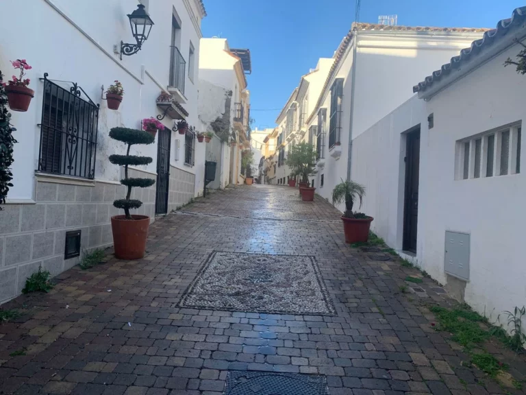 R4671463 | Townhouse in Estepona – 5 beds, 3 baths