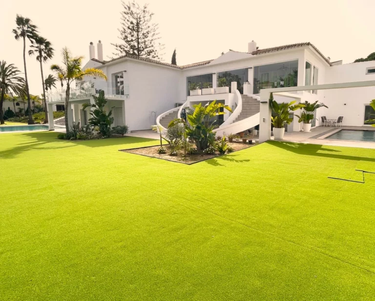 R5032111 | Detached Villa in Atalaya – 10 beds, 10 baths