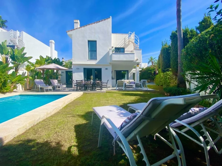 R4889236 | Detached Villa in Atalaya – 4 beds, 3 baths