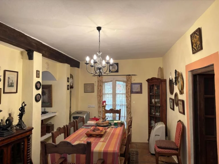 R4932691 | Townhouse in Estepona – 4 beds, 3 baths