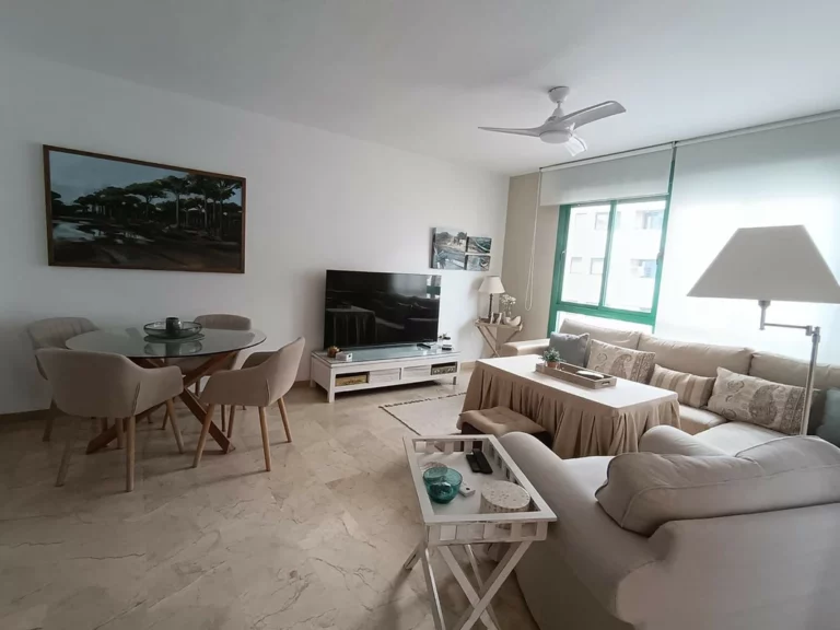 R5005135 | Middle Floor Apartment in Estepona – 2 beds, 2 baths