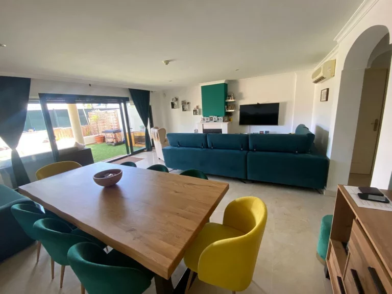 R4849066 | Townhouse in Estepona – 3 beds, 3 baths