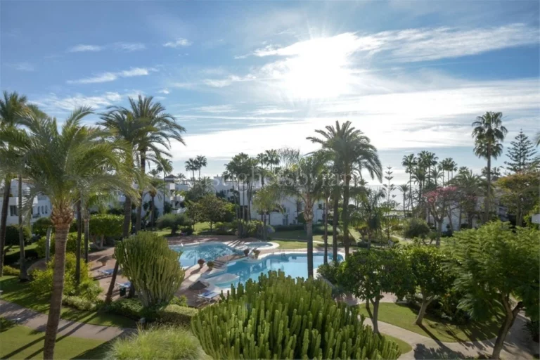 R5035045 | Ground Floor Apartment in Estepona – 2 beds, 2 baths