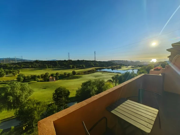 R4904101 | Townhouse in Estepona – 3 beds, 3 baths