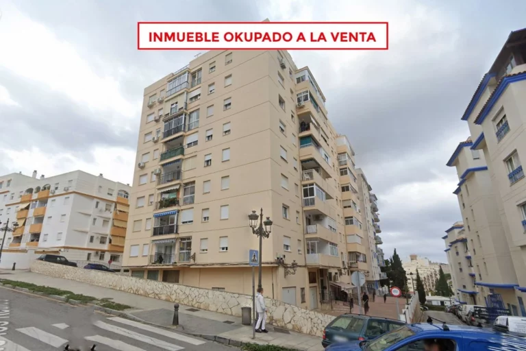 R4969807 | Top Floor Apartment in Estepona – 3 beds, 1 baths