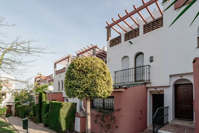 R4964686 | Townhouse in Estepona – 3 beds, 3 baths