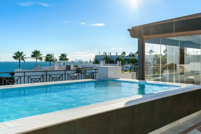 R4893493 | Penthouse in Estepona – 3 beds, 3 baths
