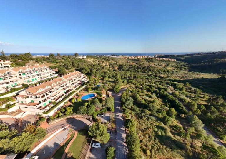R4891219 | Ground Floor Apartment in Selwo – 4 beds, 4 baths