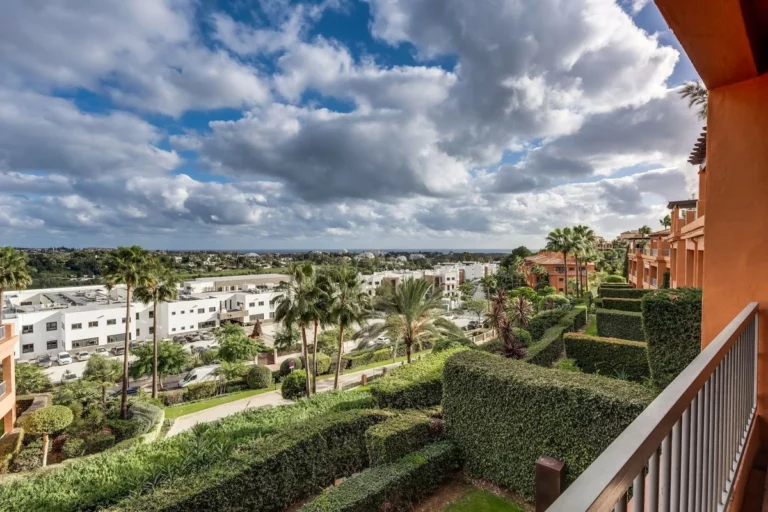 R4917337 | Middle Floor Apartment in Atalaya – 2 beds, 2 baths