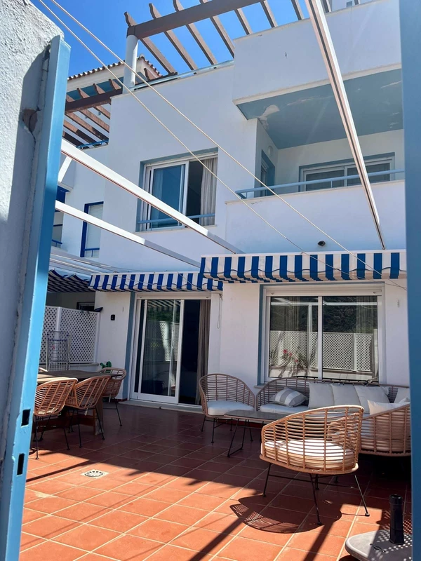 R5046070 | Townhouse in Bel Air – 5 beds, 4 baths