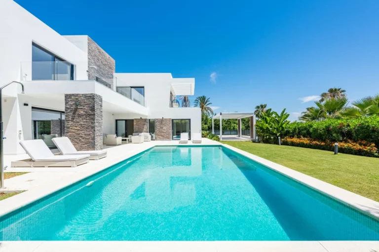 R4981324 | Detached Villa in Atalaya – 6 beds, 4.5 baths