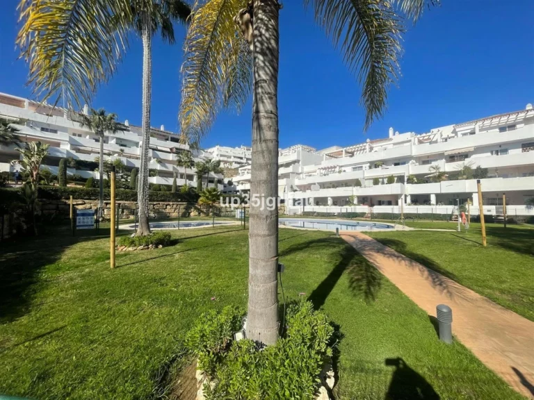 R4921822 | Penthouse in Selwo – 4 beds, 3 baths