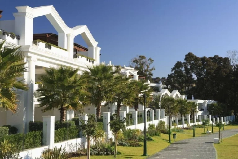 R5008522 | Ground Floor Apartment in Estepona – 1 beds, 1 baths