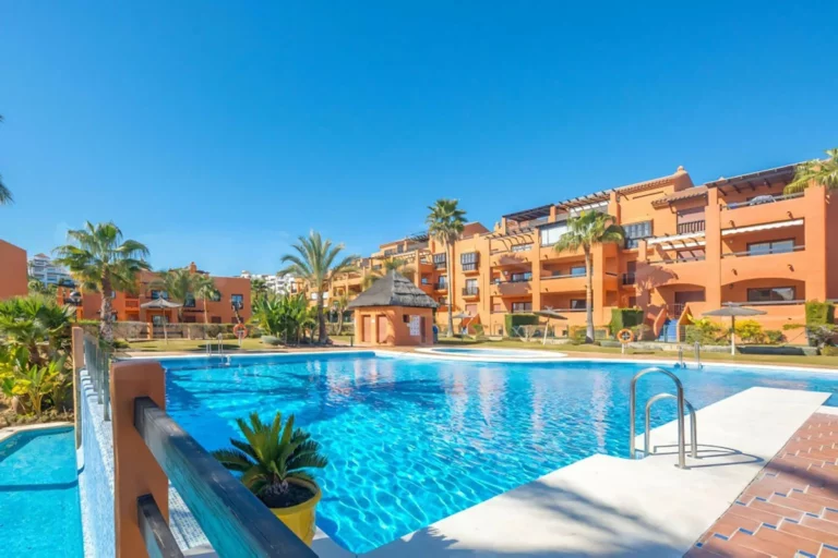 R4952059 | Penthouse in Atalaya – 3 beds, 2 baths