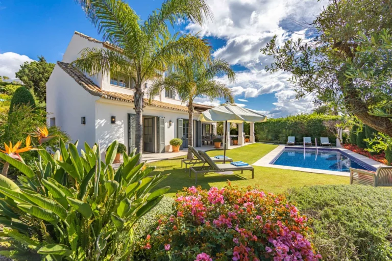 R4721806 | Detached Villa in El Paraiso – 4 beds, 6 baths