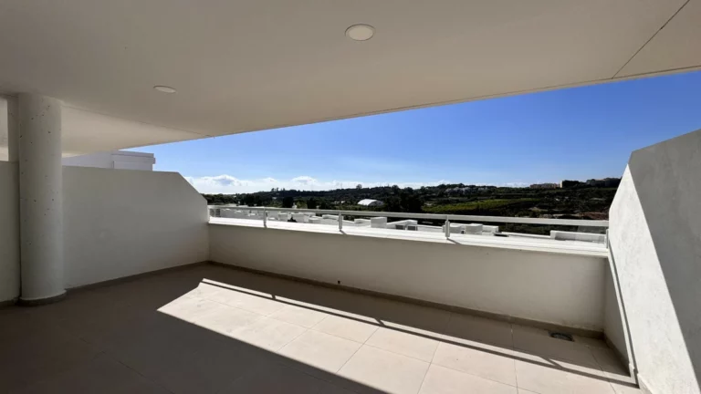 R4958452 | Middle Floor Apartment in Cancelada – 2 beds, 2 baths