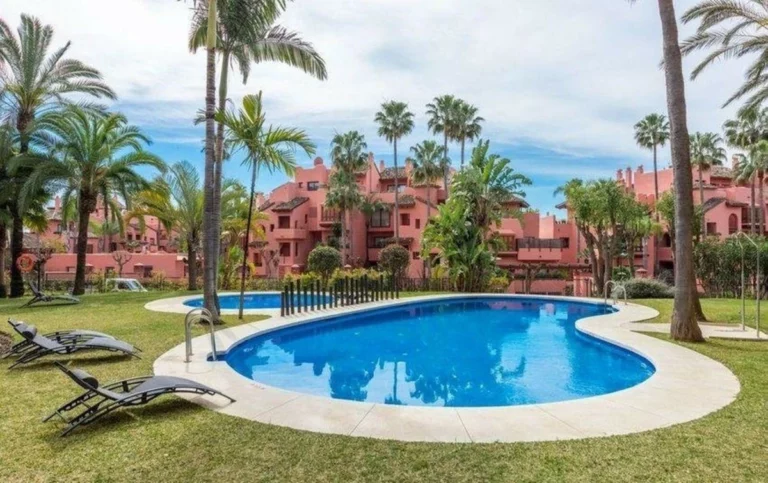 R4901713 | Penthouse Duplex in Estepona – 3 beds, 3 baths