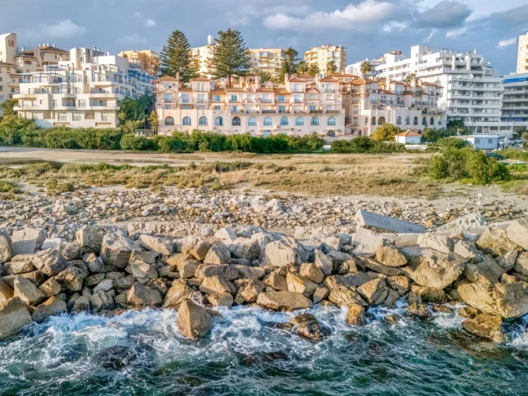 R4973776 | Duplex in Estepona – 4 beds, 4.5 baths