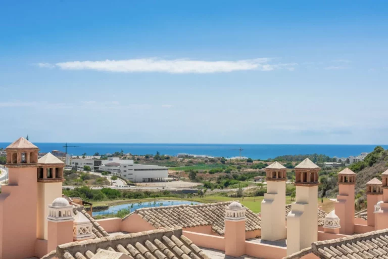 R4884406 | Townhouse in Estepona – 3 beds, 2.5 baths