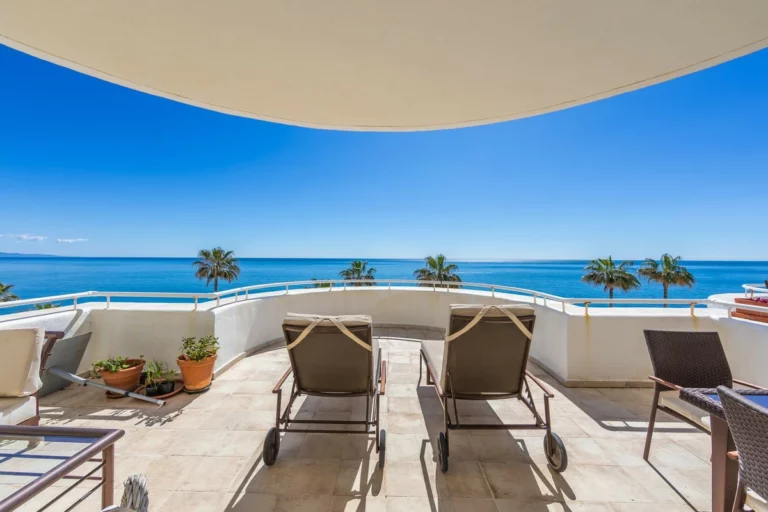 R4990162 | Penthouse Duplex in Estepona – 3 beds, 3 baths