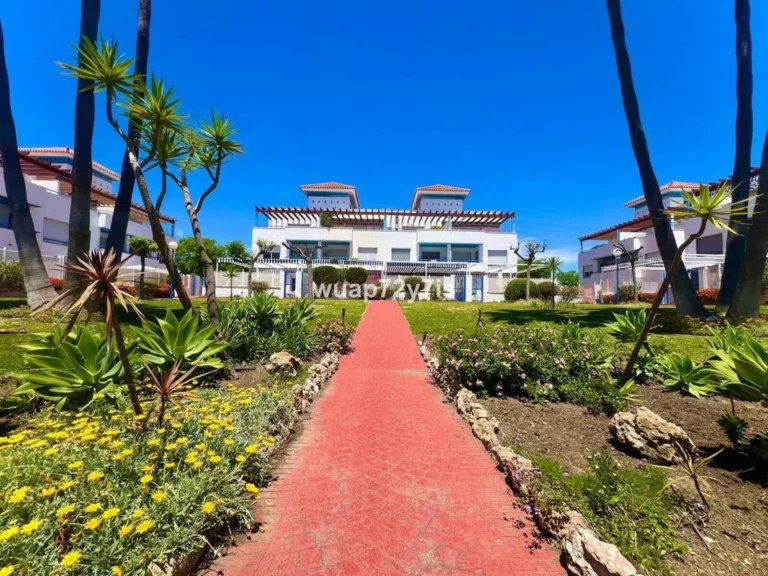 R5051554 | Townhouse in Cancelada – 5 beds, 3.5 baths