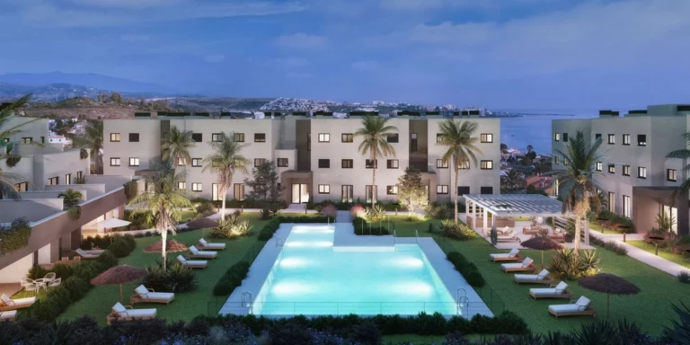 R4955293 | Middle Floor Apartment in Estepona – 2 beds, 2 baths
