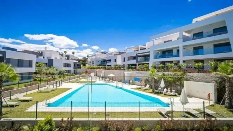 R4987588 | Ground Floor Apartment in Selwo – 2 beds, 2 baths