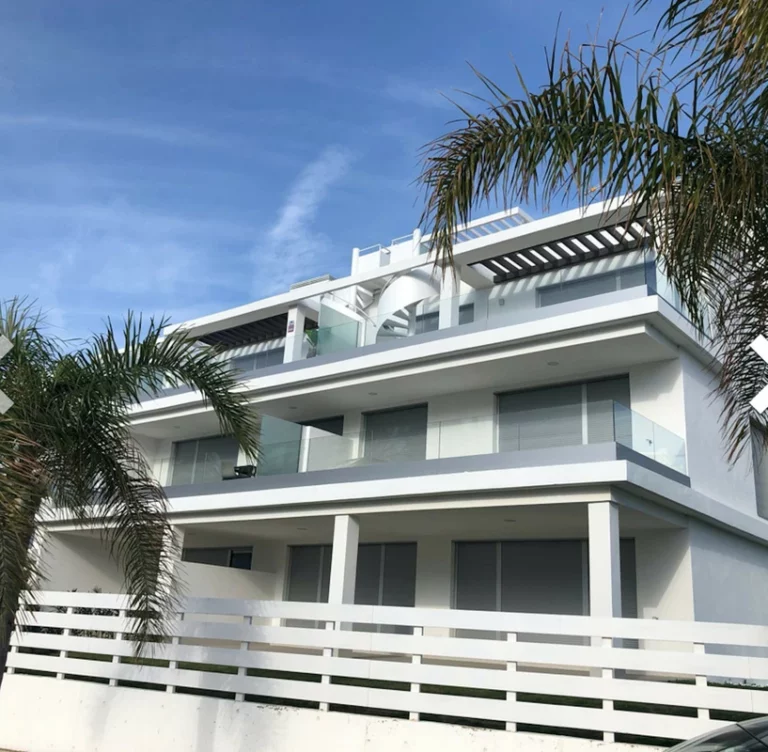 R4421434 | Ground Floor Apartment in Cancelada – 2 beds, 2 baths