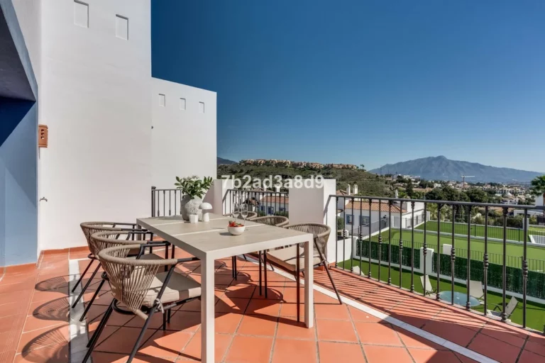 R5050606 | Penthouse in El Paraiso – 3 beds, 2 baths