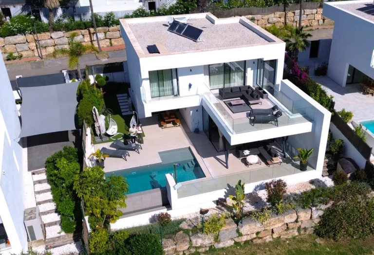 R5044576 | Detached Villa in Atalaya – 4 beds, 5 baths