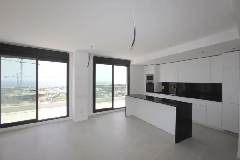 R5024629 | Penthouse in Selwo – 2 beds, 2 baths