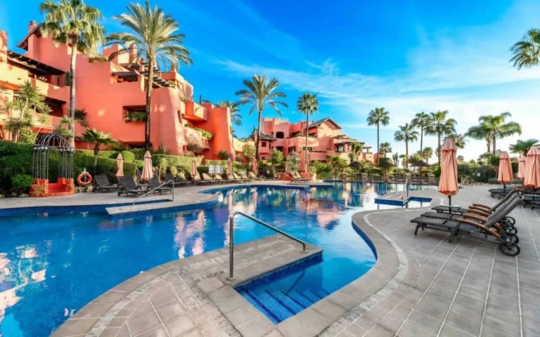 R4807939 | Penthouse in Estepona – 3 beds, 3 baths