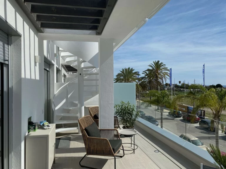 R4748206 | Penthouse in Estepona – 2 beds, 2 baths
