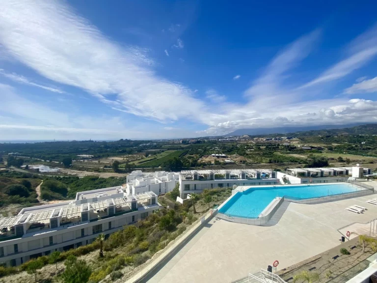 R5009770 | Penthouse in Estepona – 2 beds, 2 baths